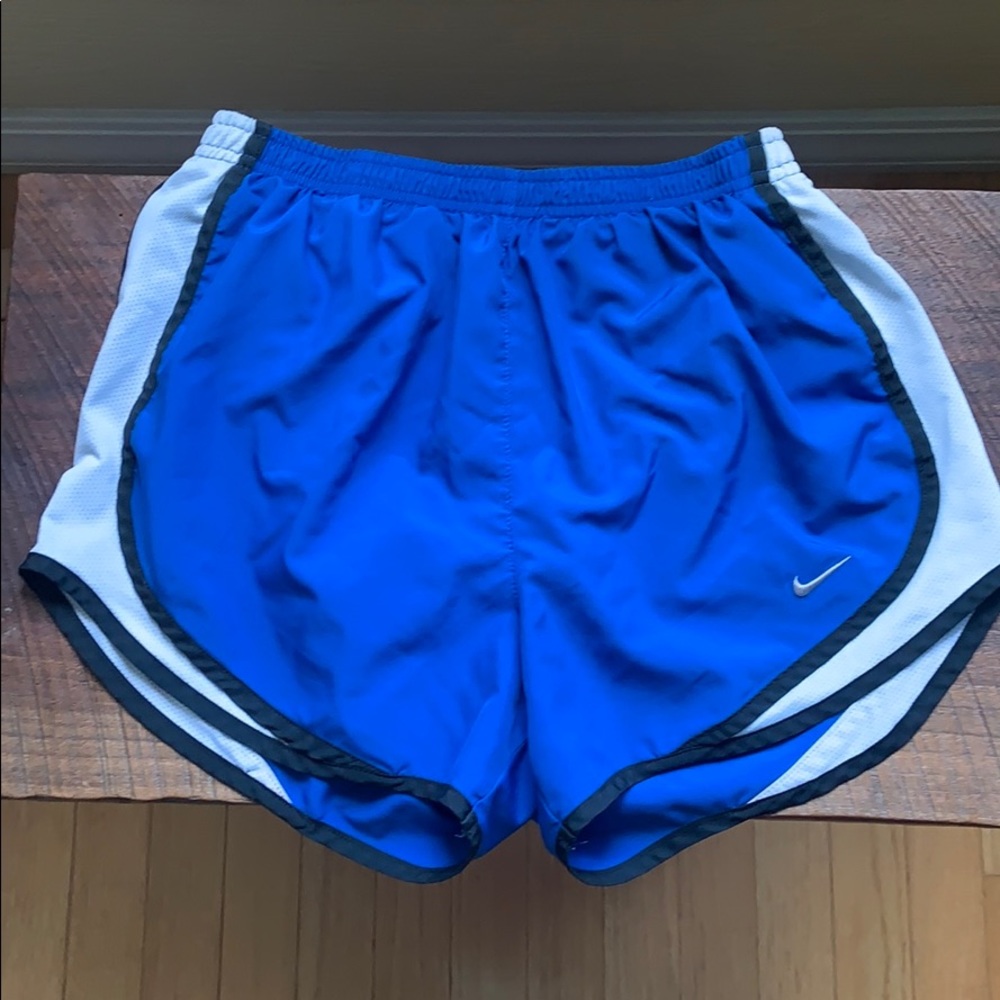 Women’s Nike Running Dry Fit Short S